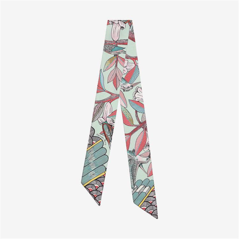 Luxe Merk Hummingbird Print Sk - Ascot Neck Scarf recensie en prijs